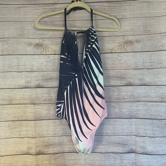 PINK Victoria's Secret Other - NWT-VS Pink Palm print keyhole one piece L